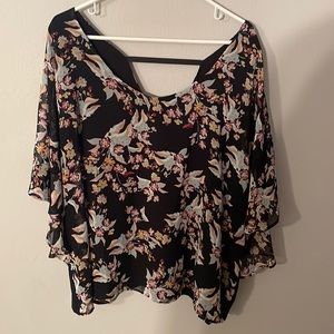 Black floral blouse with keyhole back. Boutique size 2x